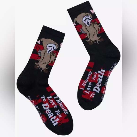 Scream Ghost Face Chibi Bundle: Enamel Pin and Crew Socks - Picture 4 of 16